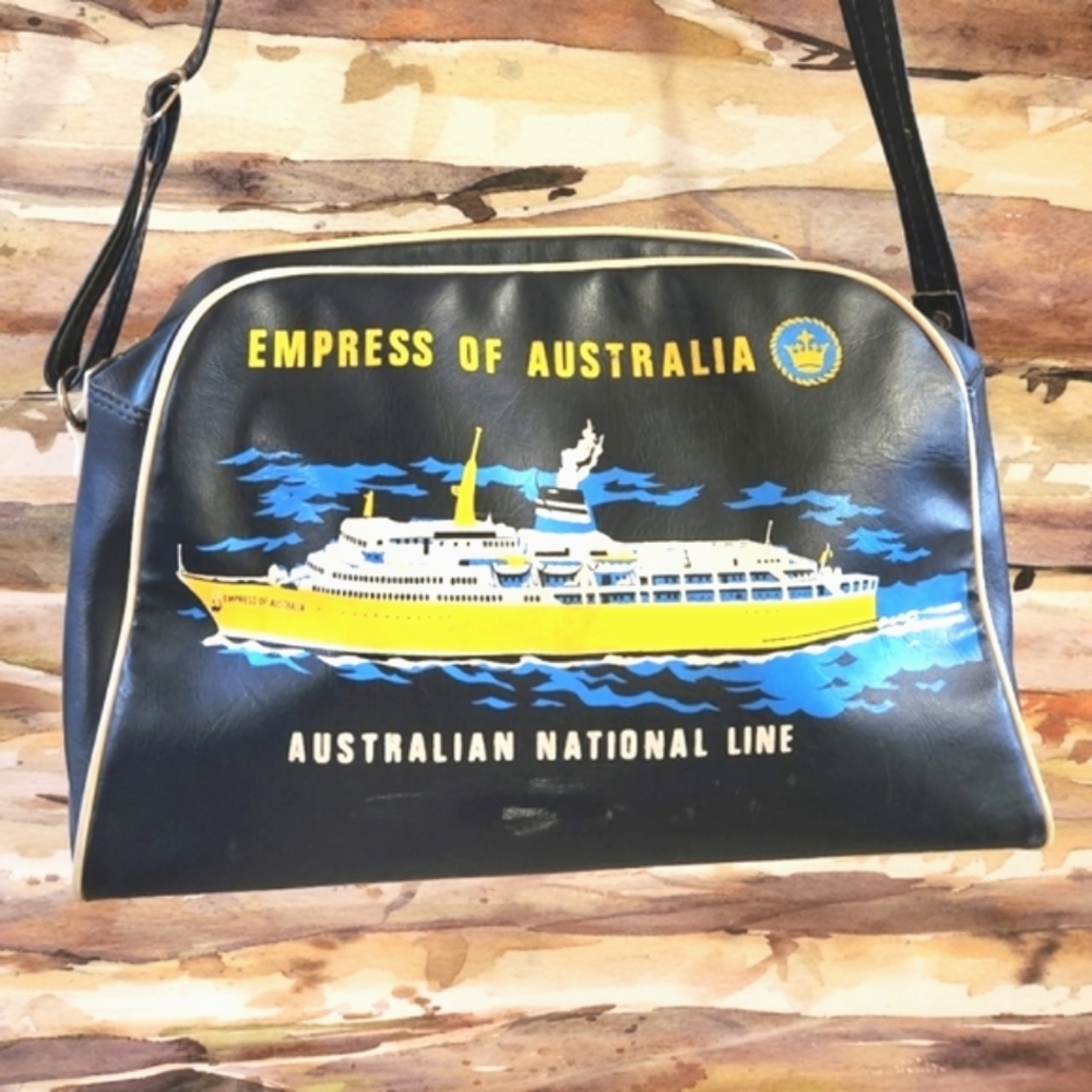 70"s AUSTRALIA Cruise Zip Top Strap Airplane Carry On Travel Cruise Ship